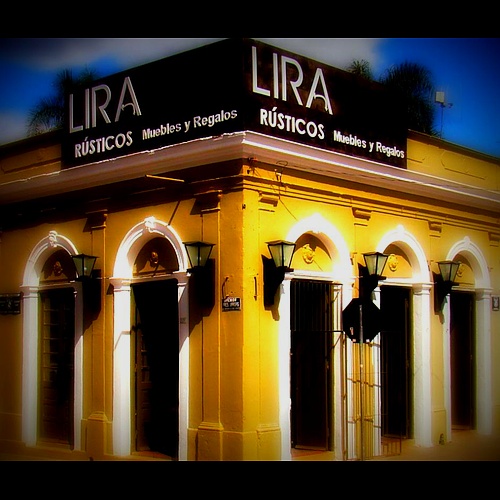 Lira Rústicos e Móveis Planejados